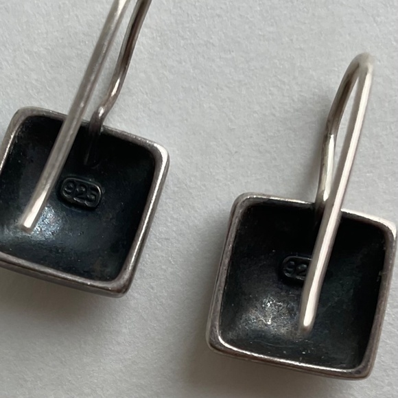 925 Sterling Silver Square Domed Pierced Earrings Drop - Picture 7 of 8